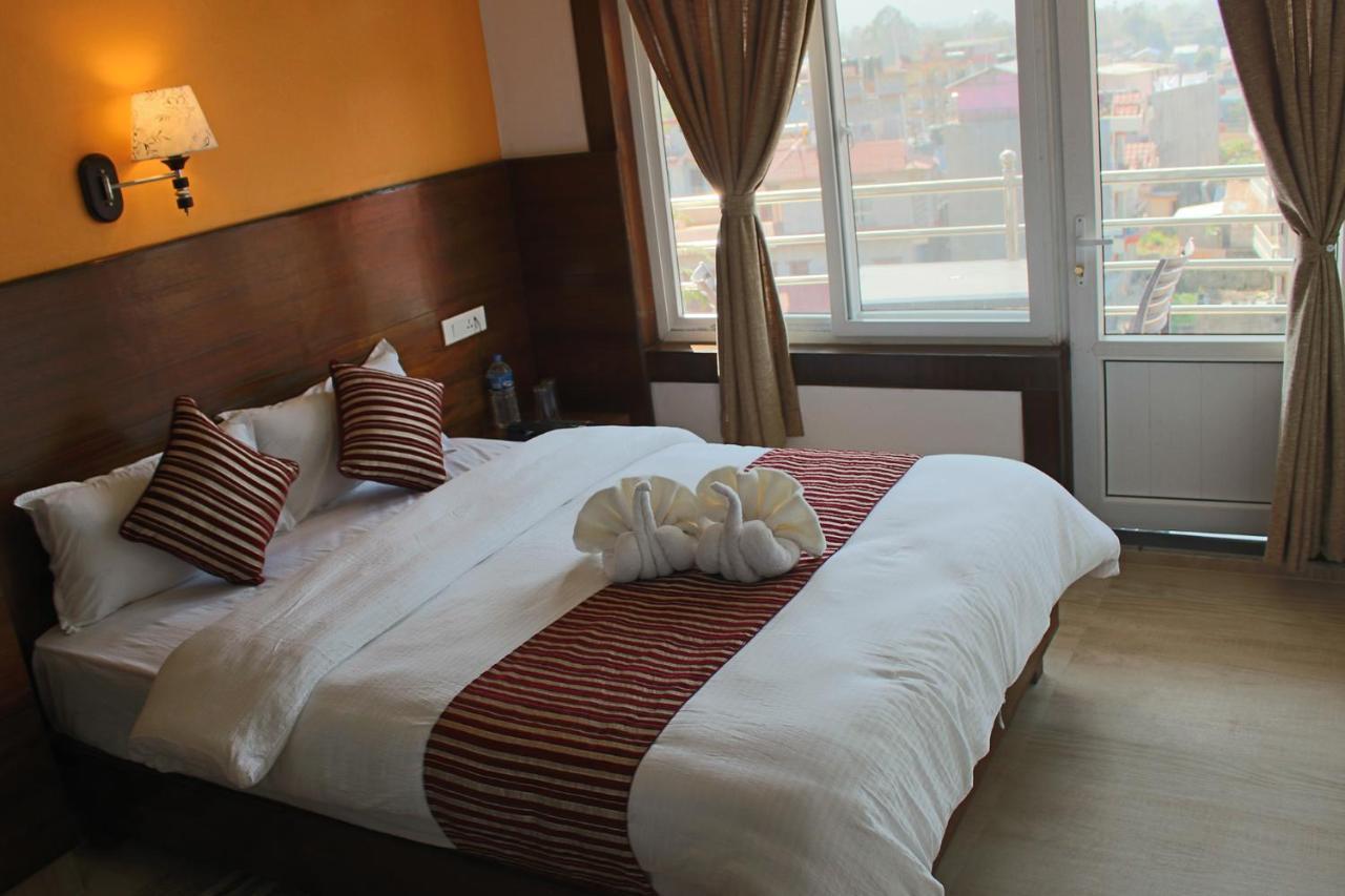 Hotel Lakeside Pvt. Ltd. Pokhara Exterior foto